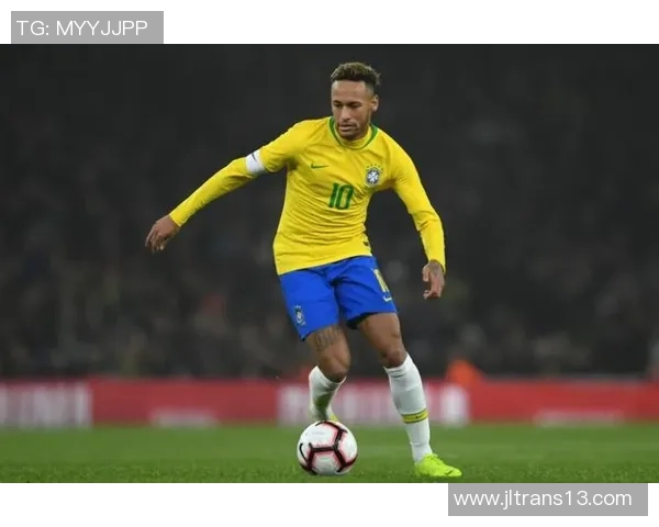 拥有出色球技与完美身材的足球明星盘点：这些球员不仅技术超群还身形迷人