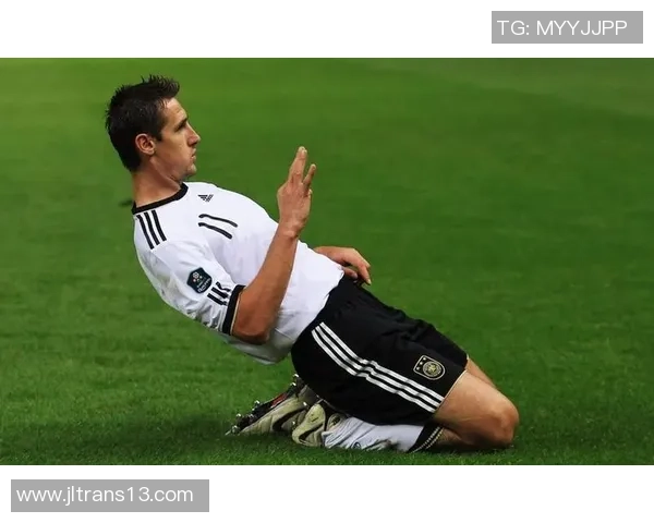 瘦球星崛起 足球场上的细身力量与技艺之美